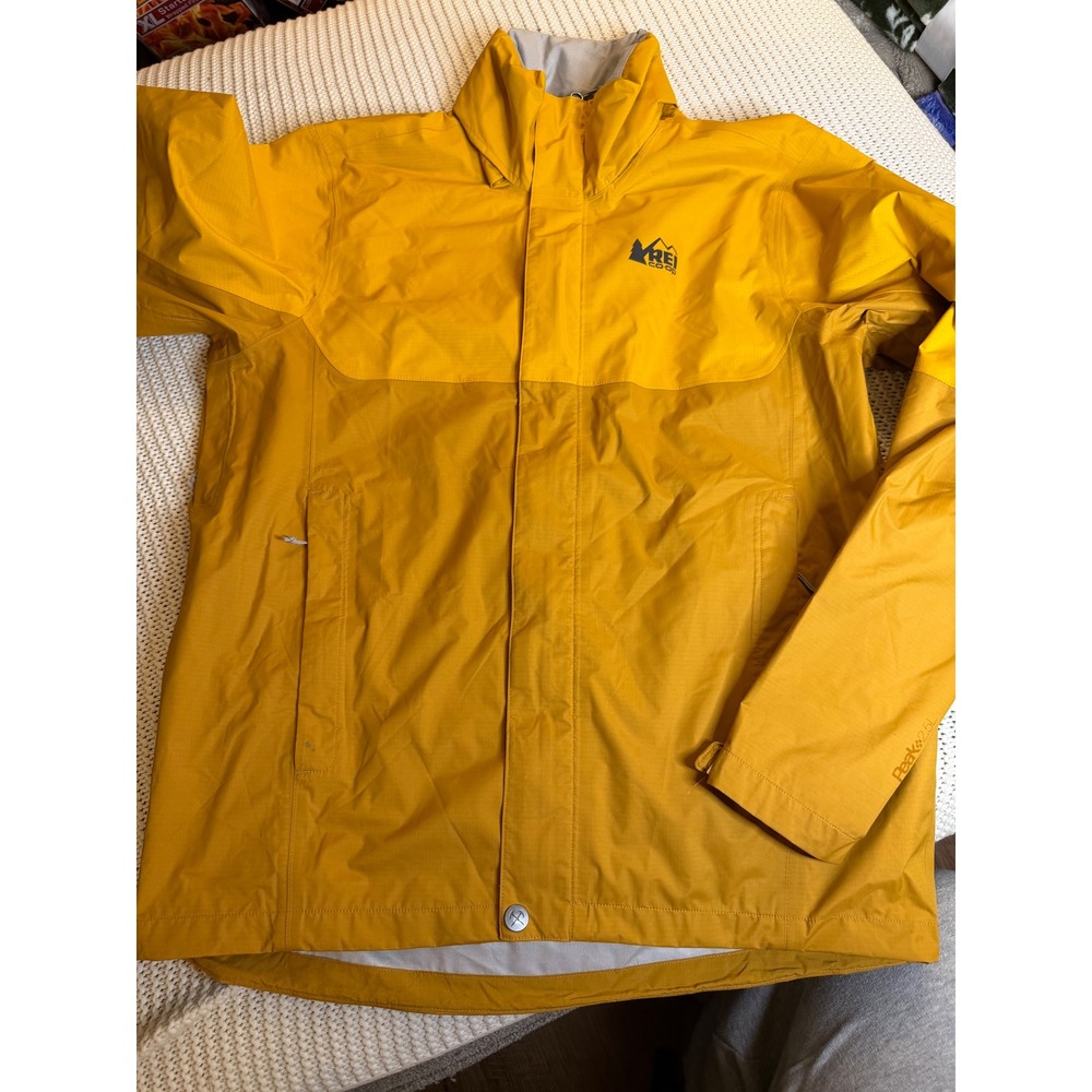 REI Co-op Rainier Rain Jacket Mens Medium Yellow Peak 2.5L Packable Hood Shell